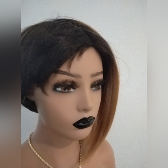 Wig - Picture 2 of 7